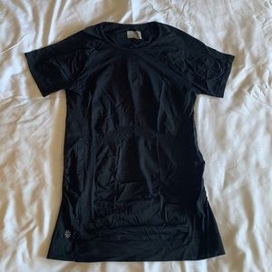 Athleta Black Short sleeve running top medium